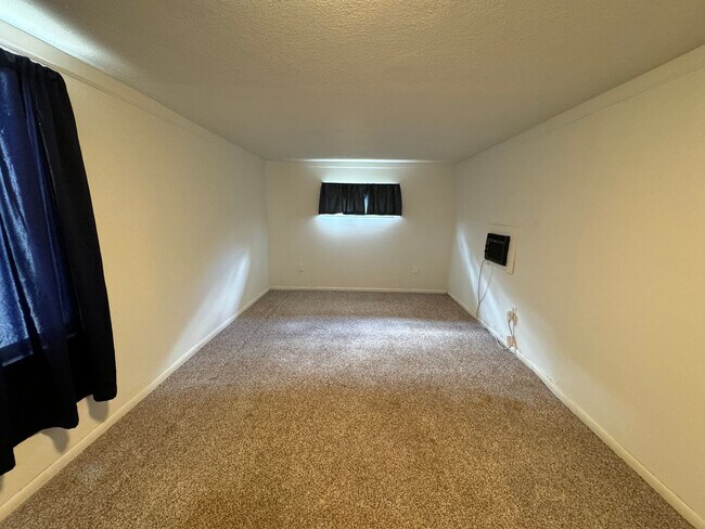 Building Photo - 2 BR Willow Beach with BOAT/RV Marina Membership available!