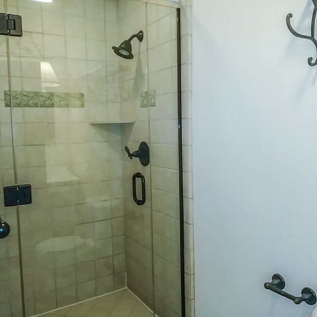 Building Photo - Charming 3-bedroom Lodge-Style Townhouse
