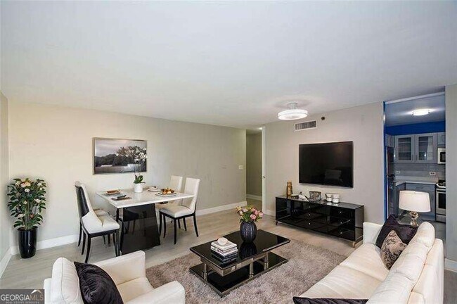 Building Photo - 620 Peachtree St NE