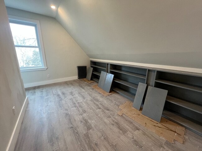 Building Photo - Lovely 2 Bed 2 Bath Gardens House w Terrace