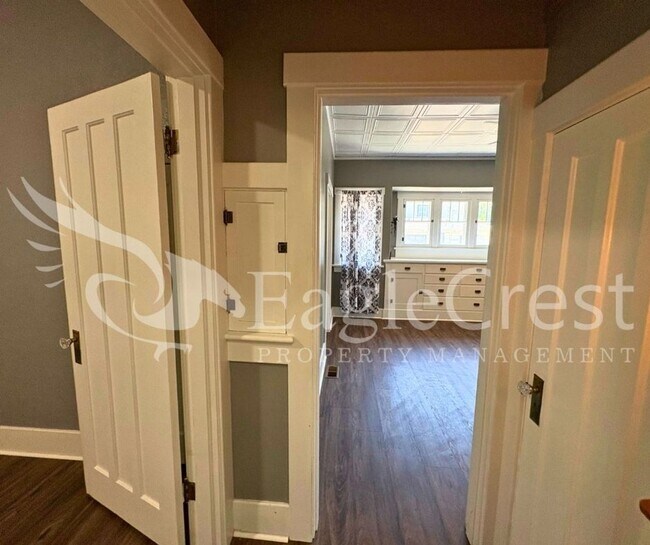 Building Photo - Beautifully Renovated Historic 3 Bedroom Home