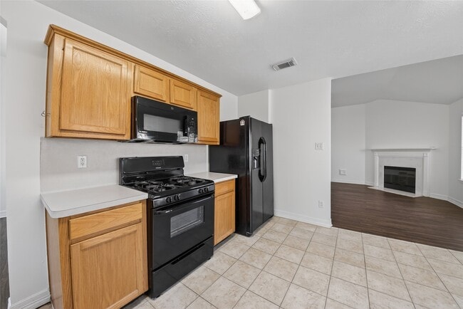 Building Photo - 16122 Cypress Point Dr