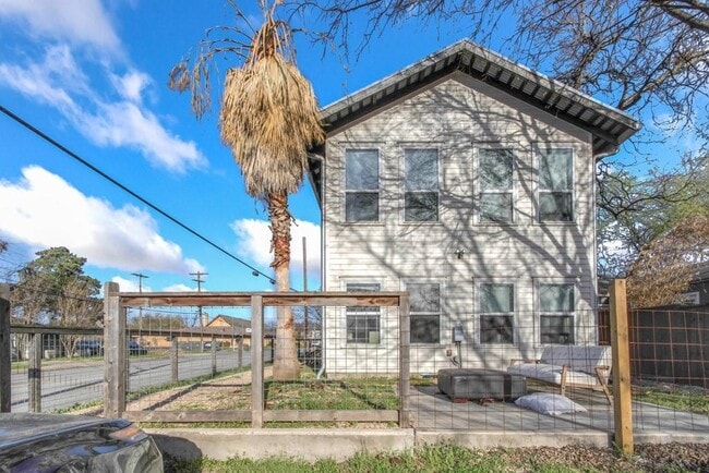 Primary Photo - 4501 Depew Ave