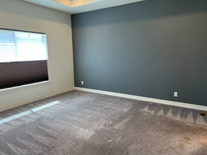 Building Photo - 20422 E 52nd Ave