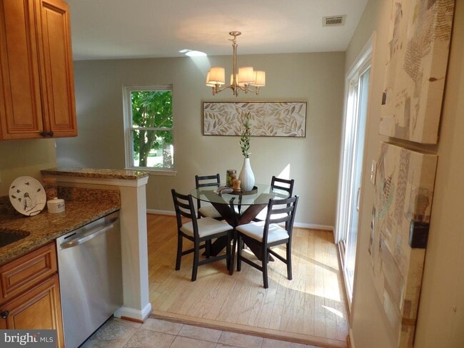 Building Photo - 2018 Griffith Rd