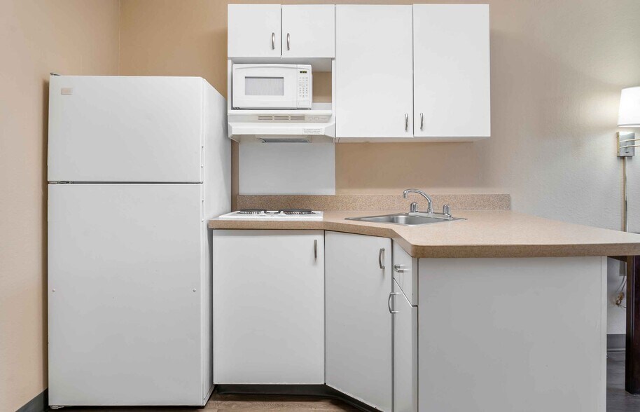 Building Photo - Furnished Studio-Detroit - Sterling Heights