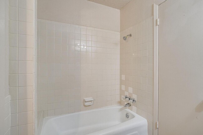 Building Photo - ASK ABOUT OUR HALF OFF FIRST TWO MONTH'S RENT