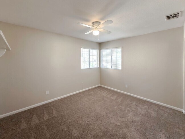 Building Photo - 4 BEDROOM / 3 CAR GARAGE MURRIETA HOME FOR...