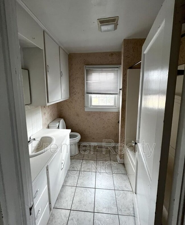 Building Photo - 3750 US Hwy 158