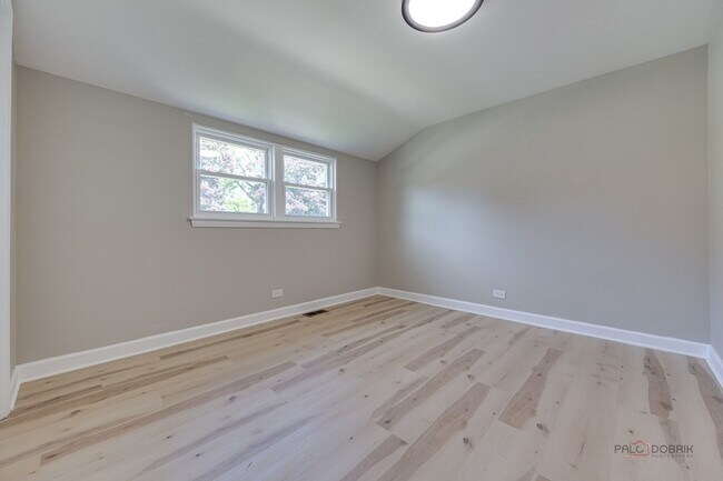 Building Photo - 4021 W Estes Ave