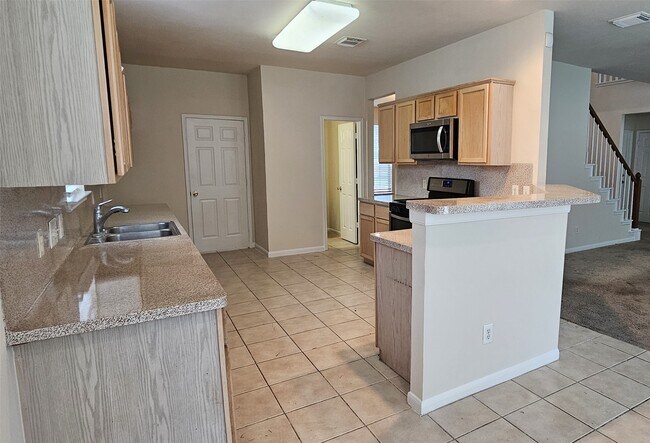 Building Photo - 2519 Pine Shadows Dr