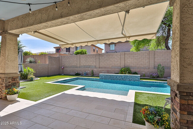 Building Photo - 30870 N 125th Dr