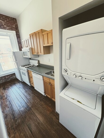 Kitchen - 212 W Broad St