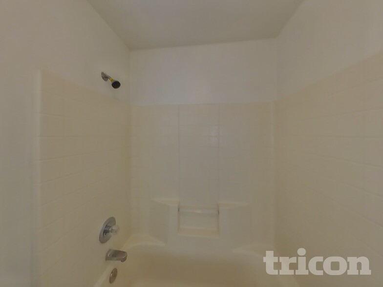 Building Photo - 8605 West Campbell Ave