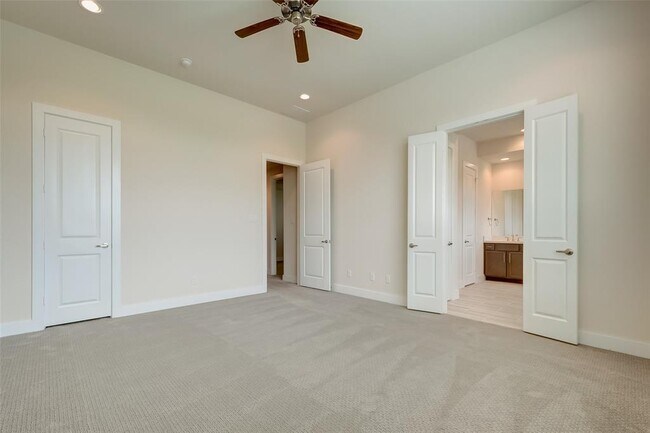 Building Photo - 1844 Parana Dr