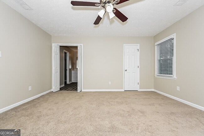 Building Photo - 295 Stoneridge Way