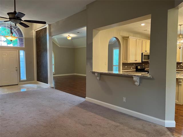 Building Photo - 203 Fallbrook Dr