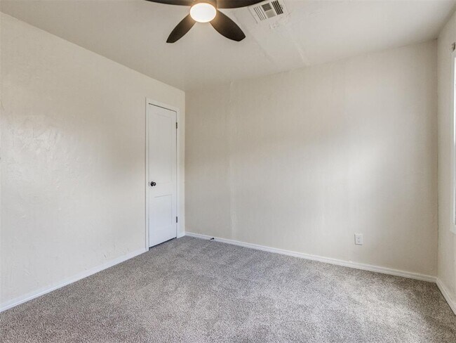 Building Photo - 6114 Jacks Ave