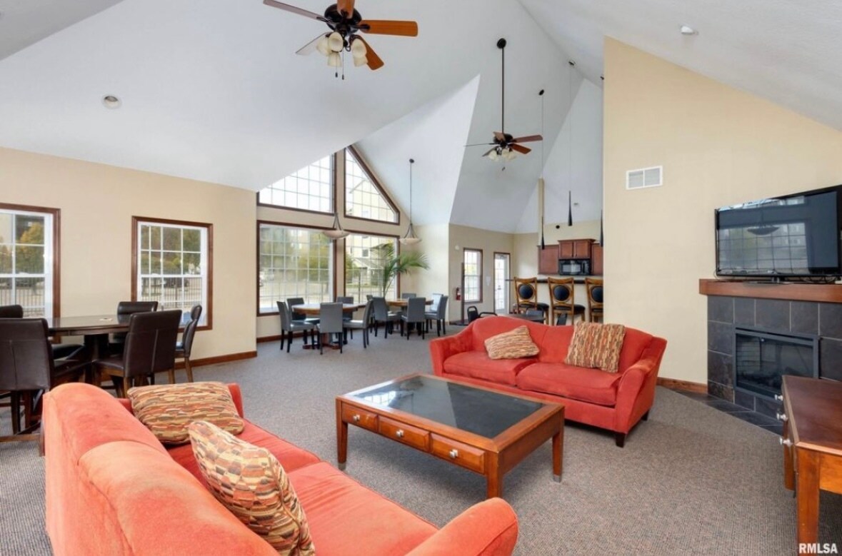 Building Photo - 4102 Creek Hill Dr