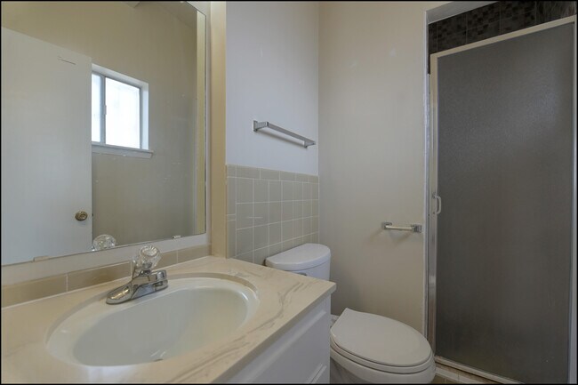 Building Photo - 4109 Roxbury Dr