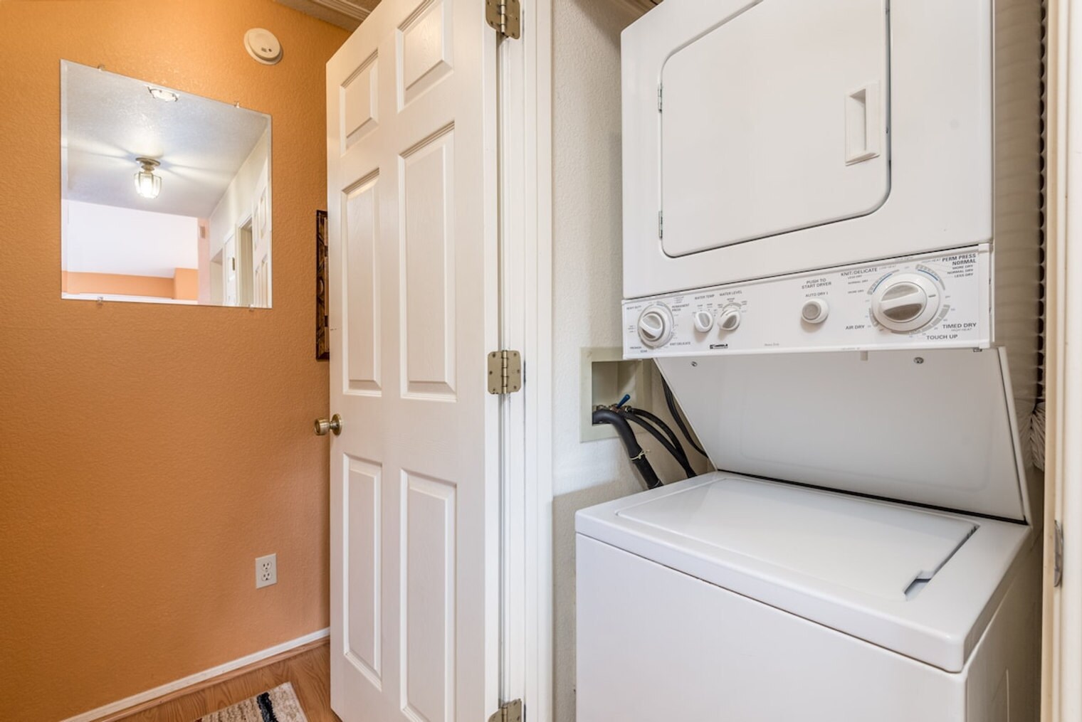 Building Photo - 505 Jacks Canyon Rd