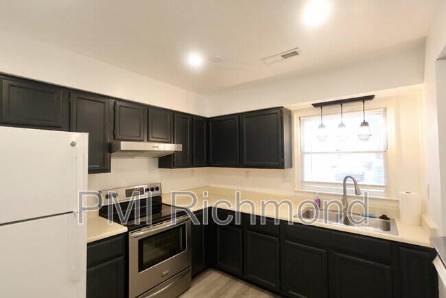Building Photo - 1512 Lakeview Ave