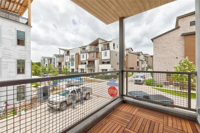 Building Photo - 4600 Freedom Dr