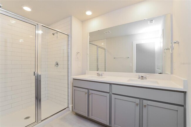 Building Photo - 317 Pine St