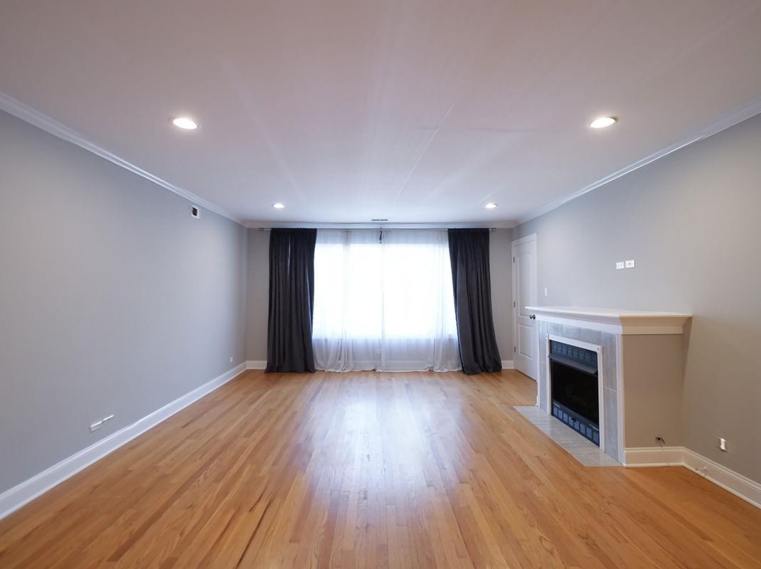 Building Photo - 6821 N Wolcott Ave