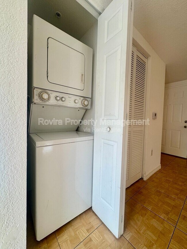 Building Photo - 498 SW 6th St