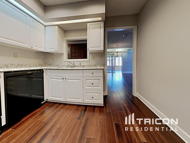 Building Photo - 1507 Teakwood Dr