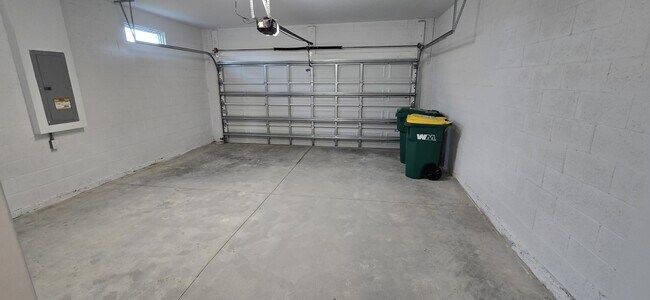 Building Photo - 203 Wright Dr