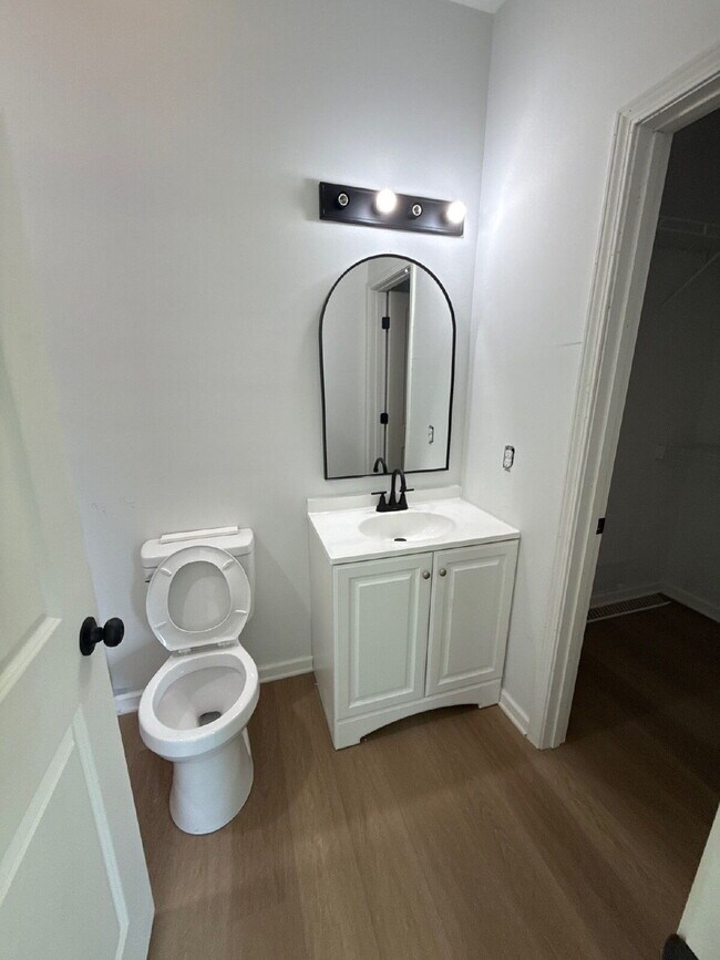 Building Photo - Fully Renovated Spacious 3BR in South Memphis – Section 8 Welcome