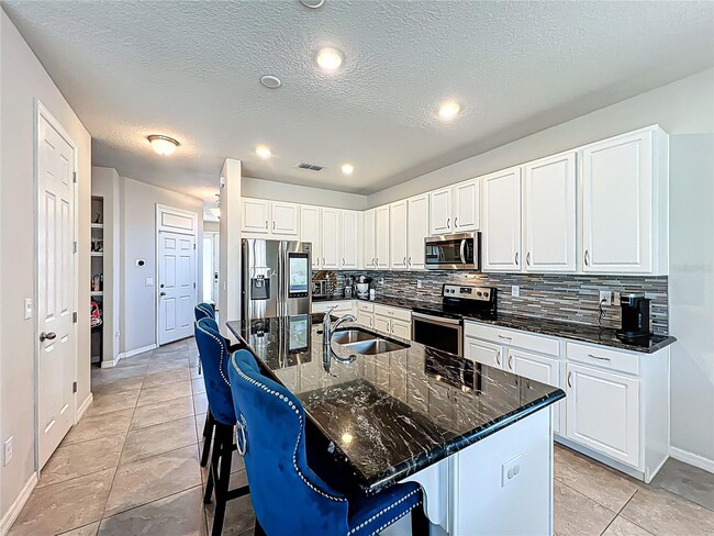 Building Photo - 2381 Rapollo Dr