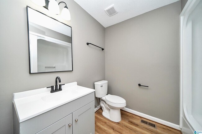 Building Photo - 18 Polaris Cir