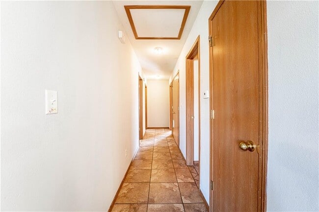 Building Photo - 317 E Marietta Ct