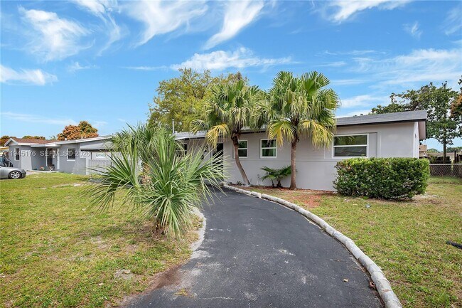 Building Photo - 18505 NW 23rd Ct