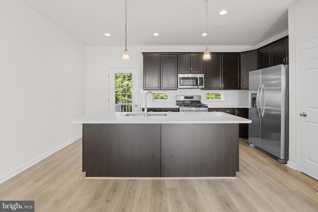 Building Photo - 377 Tumblers Wy