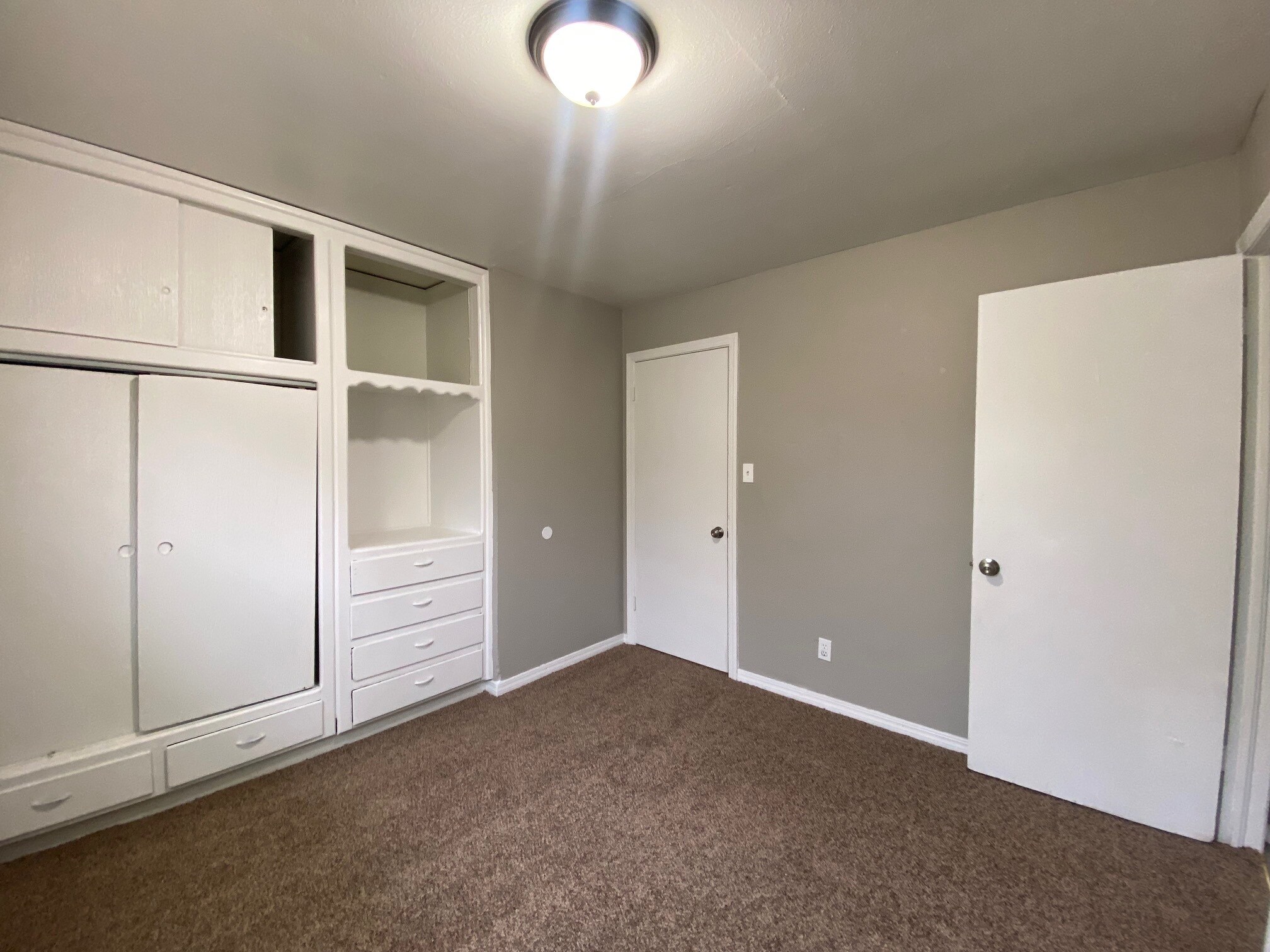 Building Photo - 3712 Woodside Dr