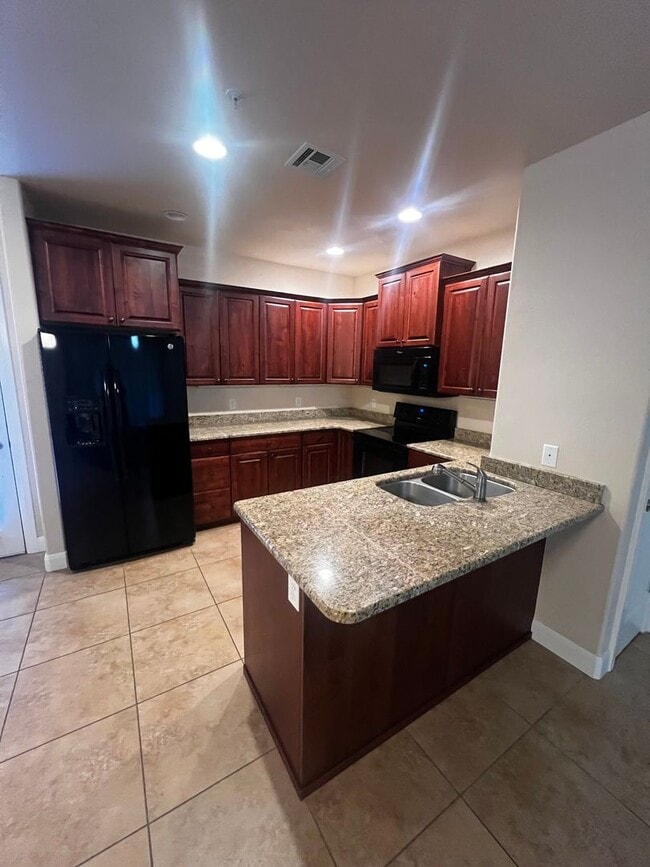 Building Photo - Desirable Black Rock Condo - Quite/Peaceful