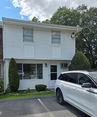 Building Photo - 945 Riverside Dr