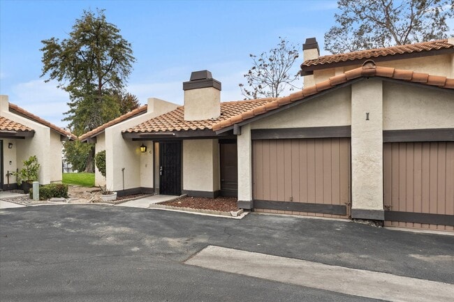 Building Photo - Beautiful 2-Bedroom Condo in Bakersfield, CA