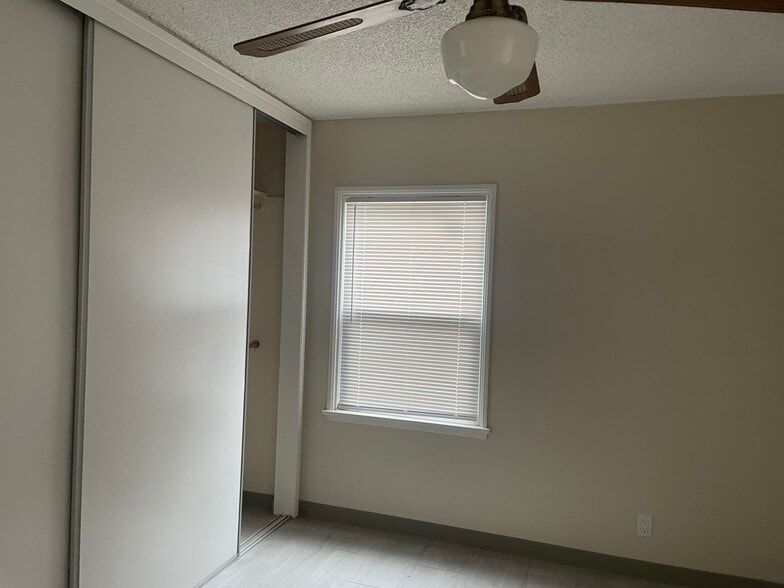 Building Photo - 17221 Kittridge St