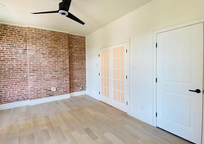 Building Photo - 522 23rd St