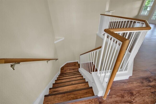 Building Photo - 1900 Scofield Ridge Pkwy