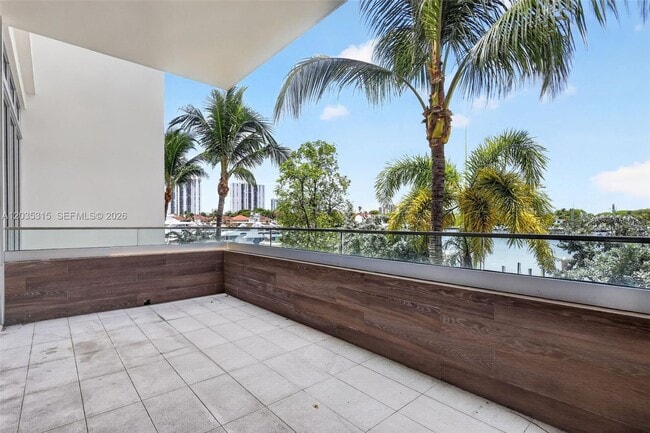 Building Photo - 3750 Yacht Club Dr