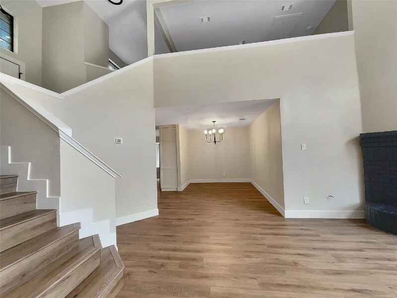 Building Photo - 811 Fawn Valley Dr