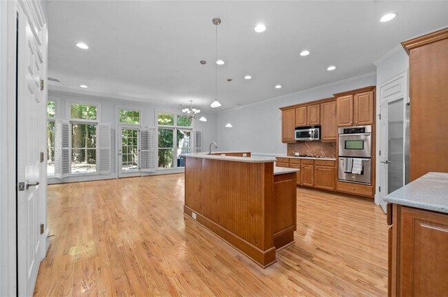 Building Photo - 6245 Spalding Dr
