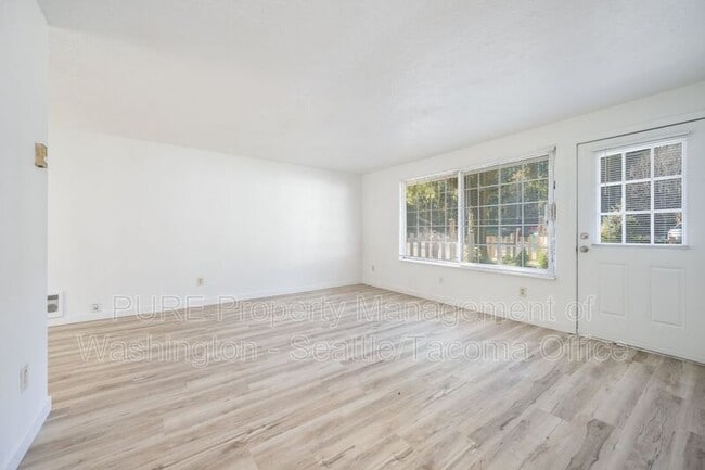 Building Photo - 6415 151st St NW