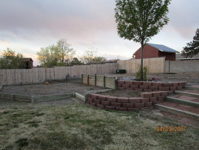 Building Photo - Rio Rancho 3-4 BR 1915 SF 2B 2CG